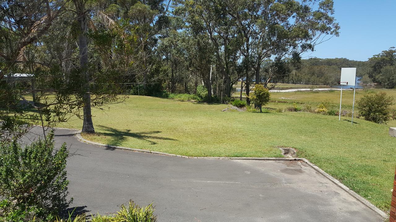 Tabourie Lake Motor Inn מראה חיצוני תמונה