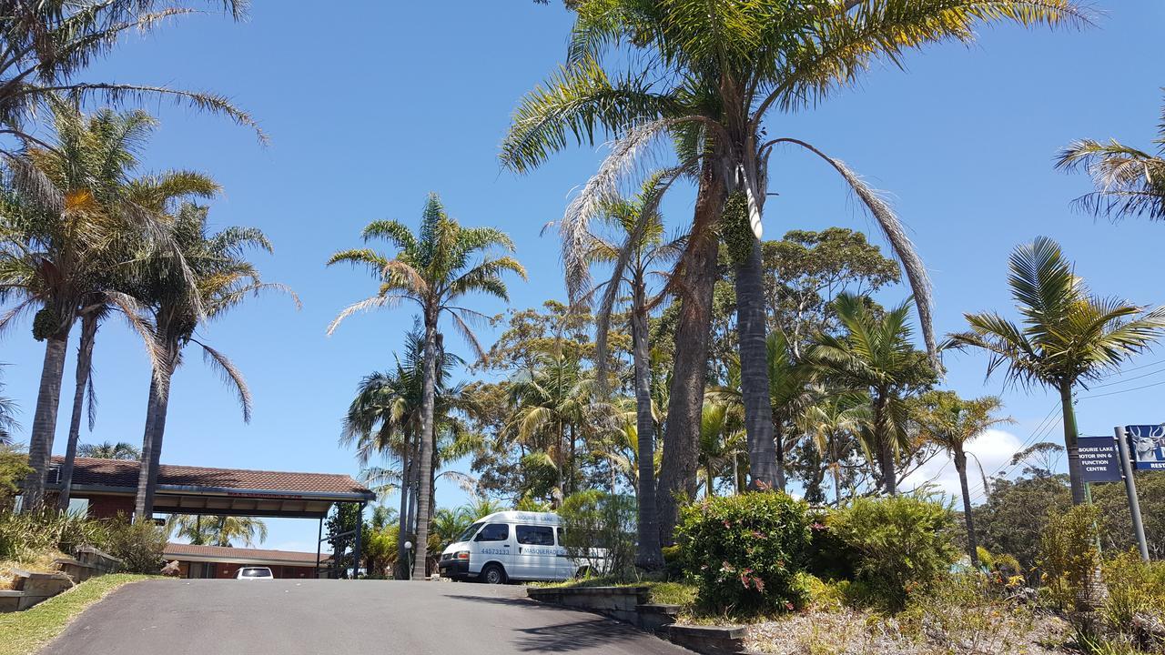 Tabourie Lake Motor Inn מראה חיצוני תמונה
