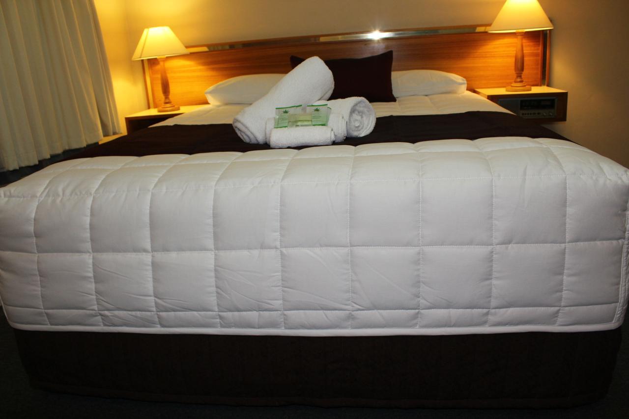 Tabourie Lake Motor Inn מראה חיצוני תמונה